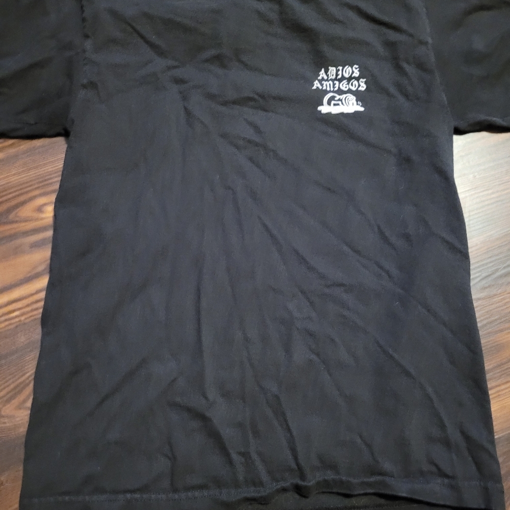 Sketchy tank brand shirt. Size small.
